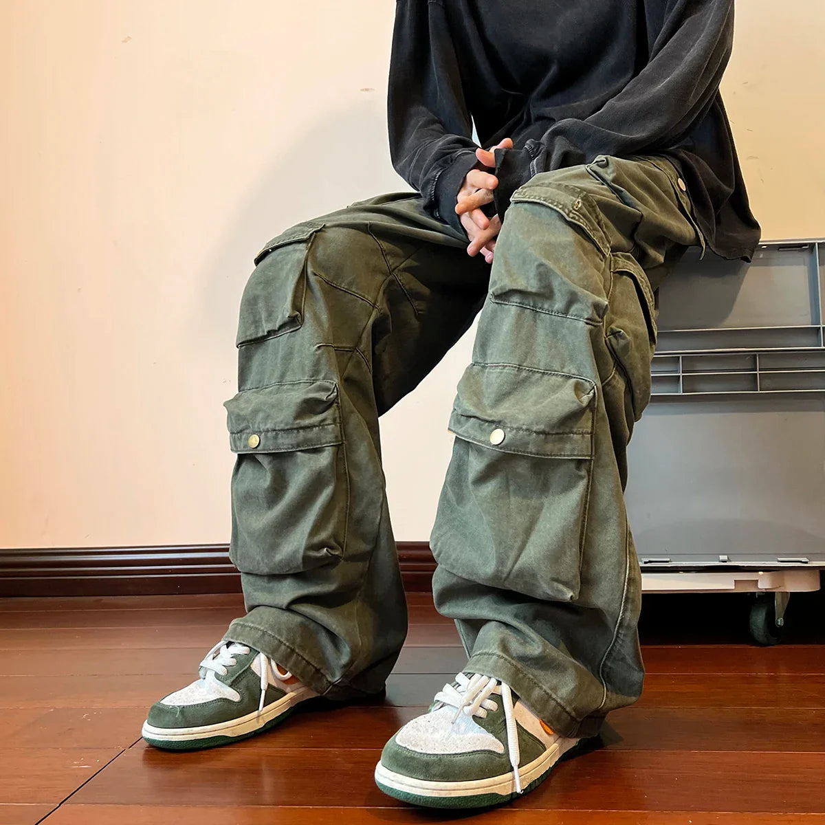 Multi-pockets cargo pants, Harajuku streetwear, casual tooling pant, men's hip-hop mopping trousers, vintage style.