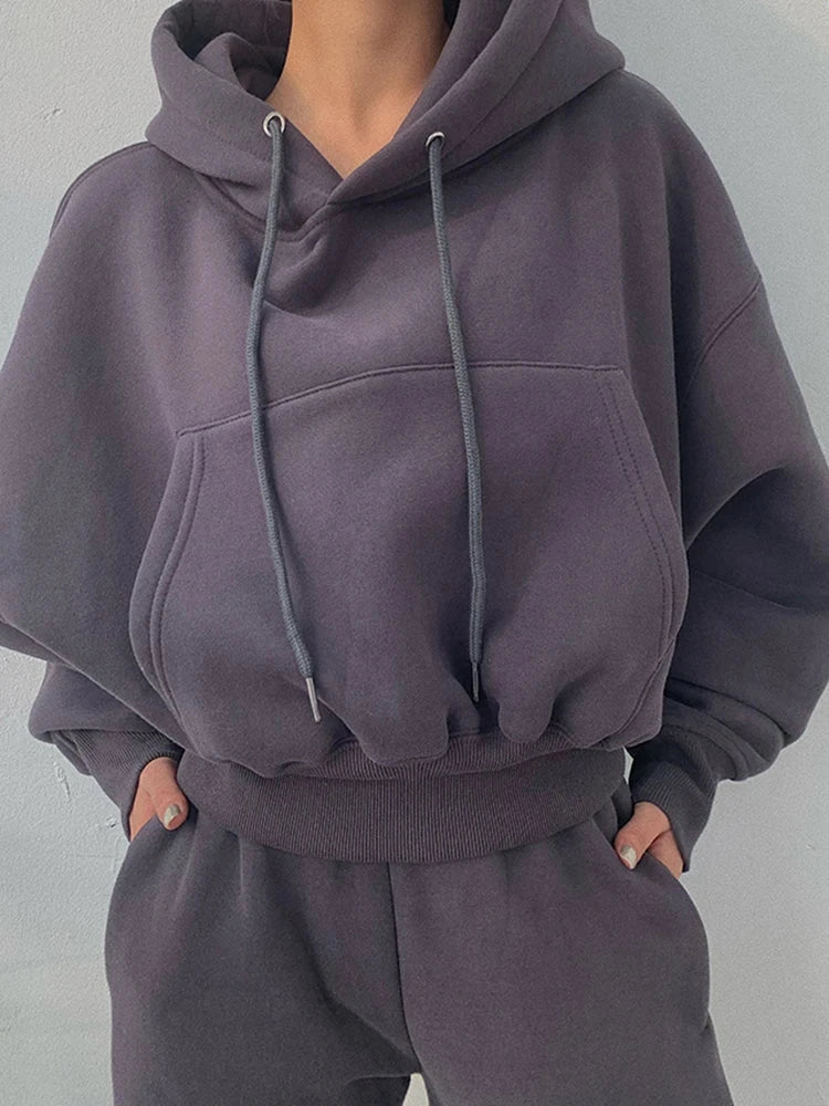 Women's solid casual tracksuit with hooded sweatshirt and sweatpants, fleece fabric, autumn/winter collection.