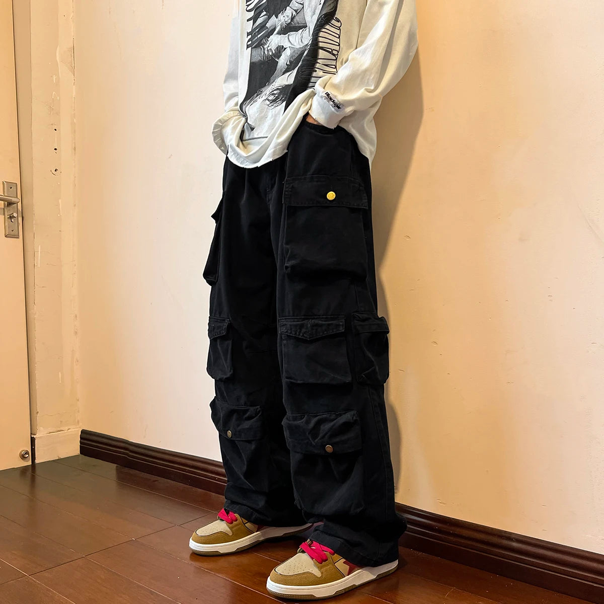 Multi-pockets Cargo Pants Harajuku Streetwear Casual Tooling Pant Men'SPECIFICATIONSBrand Name: NoEnName_NullApplicable Season: Four SeasonsOrigin: Mainland ChinaCN: ZhejiangMaterial: PolyesterMaterial: COTTONApplicable Scene: DailyPanFairy&Elf Fairy&Elf Multi-pockets Cargo Pants Harajuku Streetwear Casual Tooling Pant Men'