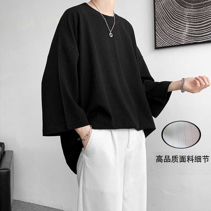 High quality men oversized ice silk t-shirt in black, half sleeve, casual Harajuku style for summer 2023.